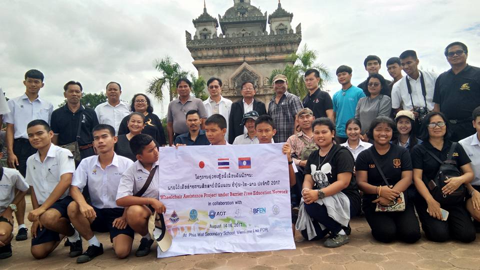 นักเรียนมัธยมจากไทย 7 โรงเรียน เเละโรงเรียนเครือข่ายในประเทศลาว 3 โรงเรียนโดยการฝึกซ่อมรถเข็น วิลเเชร์ เเละกายอุปกรณ์คนพิการ 